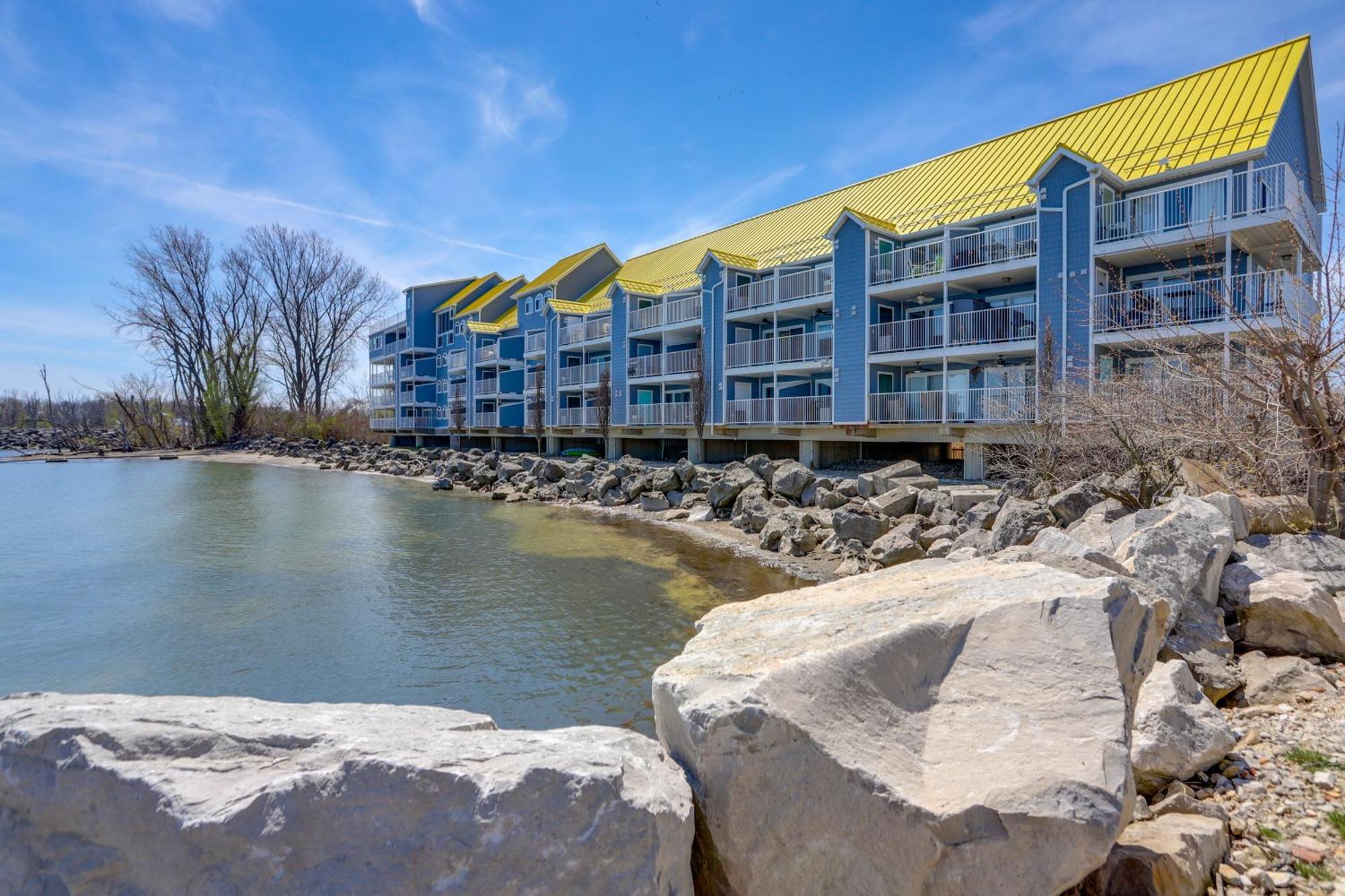 Waterfront Middle Bass Condo With Pool Access! Put-in-Bay Kültér fotó